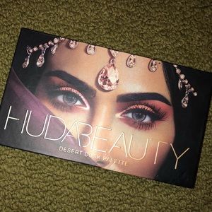 HUDA beauty palette